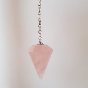 Ondorama pendule cone a facettes en quartz rose