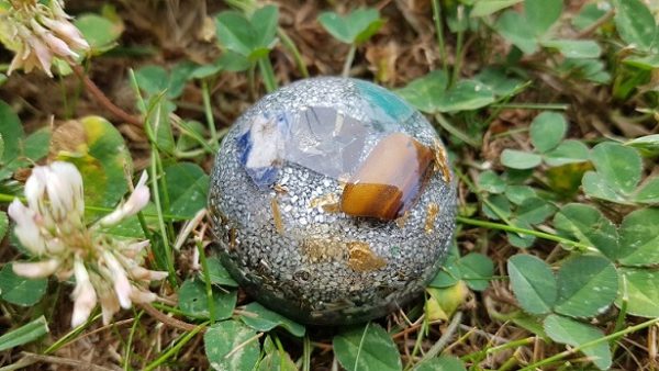 Ondorama orgonite prosperite demi-sphere 4cm argentee