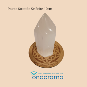 Sélénite en pointe facettée