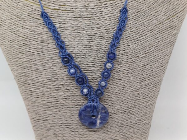 Collier macramé en sodalite fabrication Ondorama Bien Être