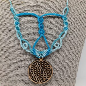 Collier macramé Ondorama Bien Être apatite bleue et Fleur de Vie